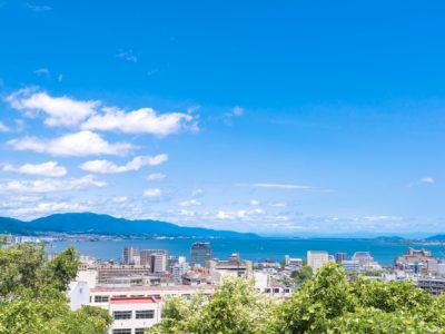 「大津サービスエリア」眼下にびわ湖と比叡山などの美しい眺望が広がります
